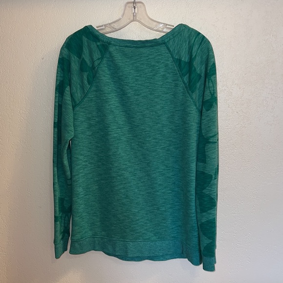 π₯ $5 with any bundle! π₯ Under Armour sweatshirt, heather green, size L - Picture 3 of 3